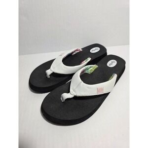 Floopi Classic White Flip Flop with Yoga Mat Soles Size 9